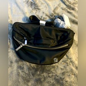 BNWT, lululemon belt bag